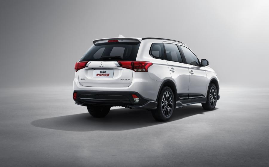  Mitsubishi Outlander Champion Edition 2017 года  (CN) (фото 3 из 3)